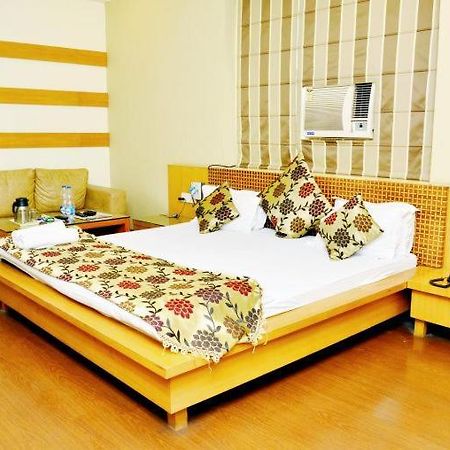 Hotel Mandakini Plaza Kanpur Exterior foto