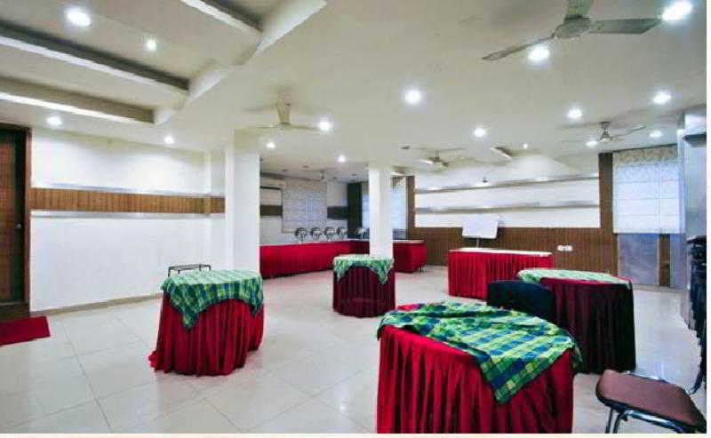 Hotel Mandakini Plaza Kanpur Exterior foto